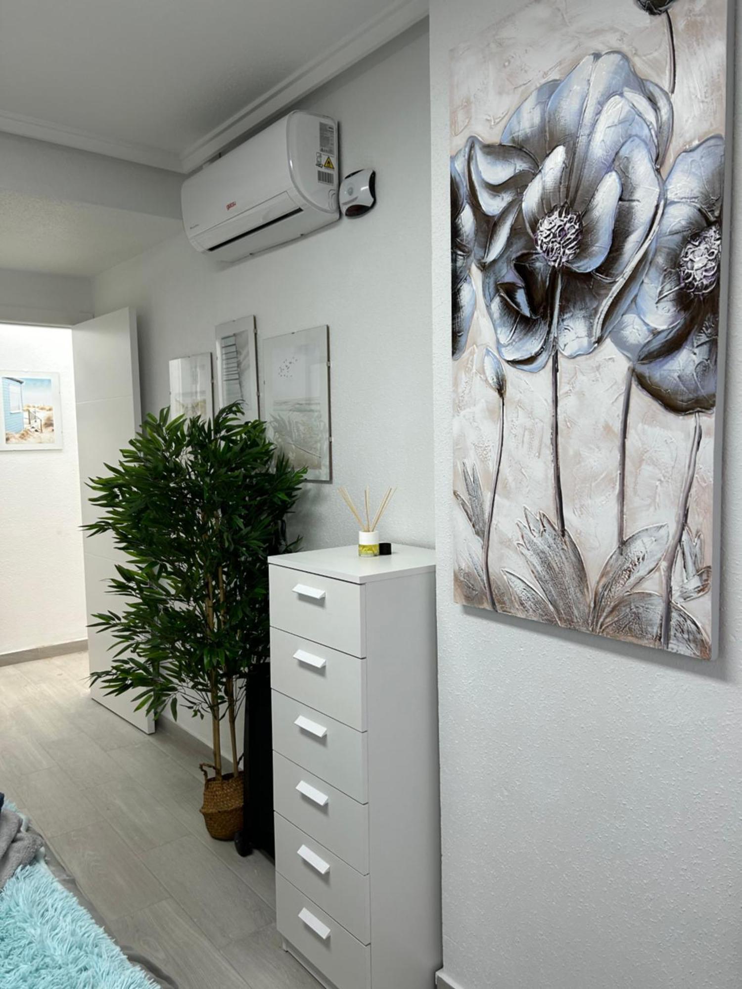 Skyline 21 Apartment Torrevieja Ngoại thất bức ảnh